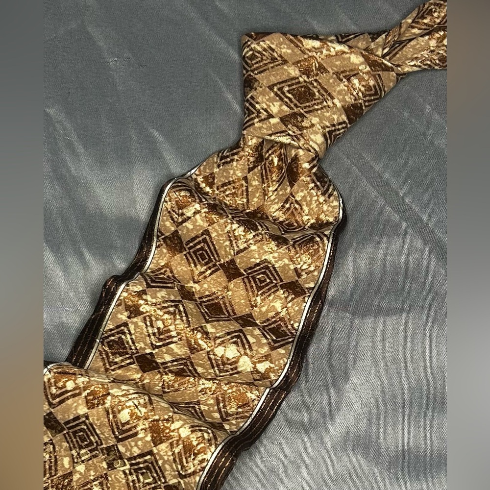 Men’s Gianfranco Ferre Brown Black Geometric Regular Designer Silk Italy Tie